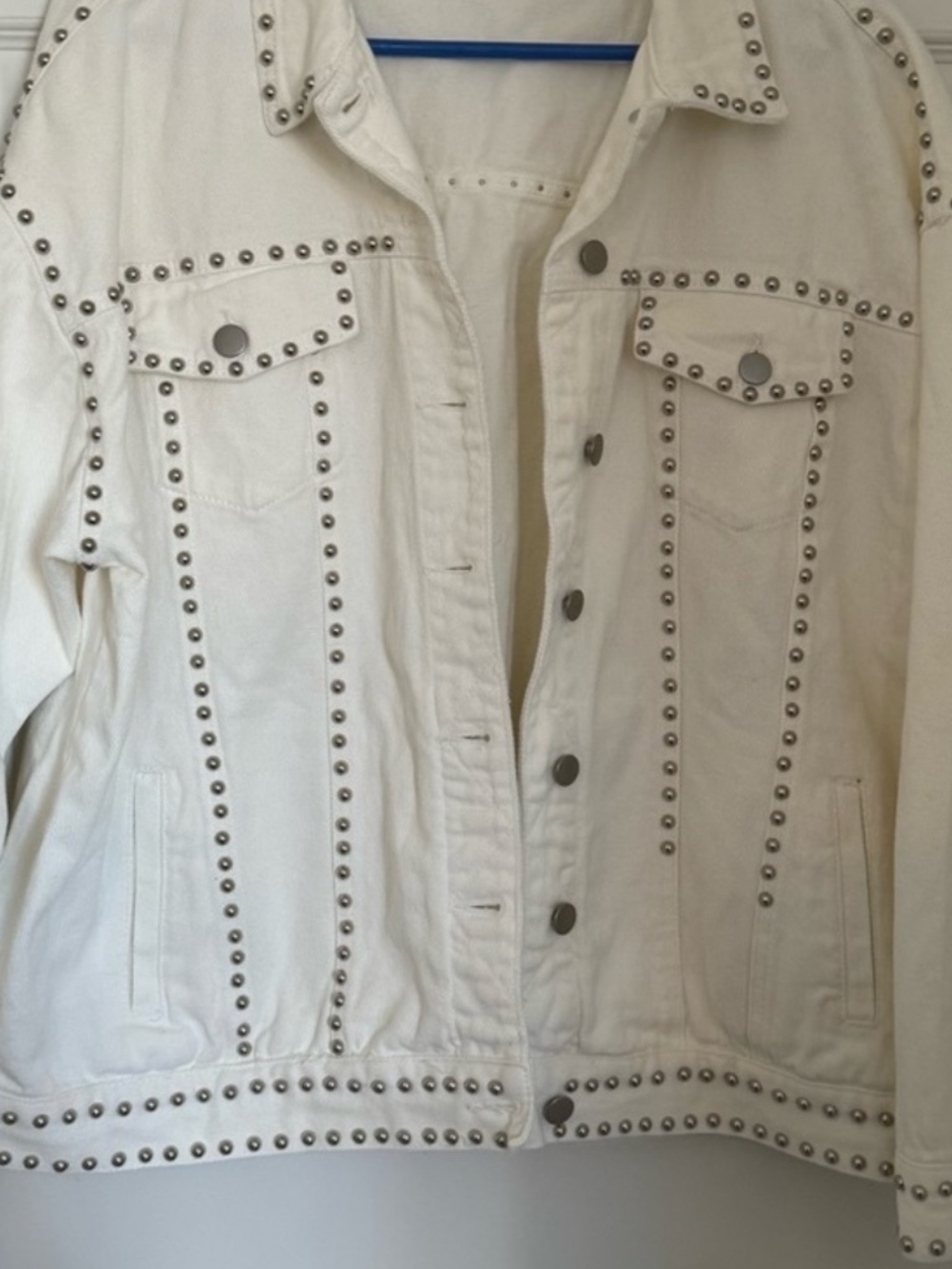 Women's Western Washed Denim Studded Trucker Jacket in Blanc sz M EUC  $129R - Picture 5 of 10
